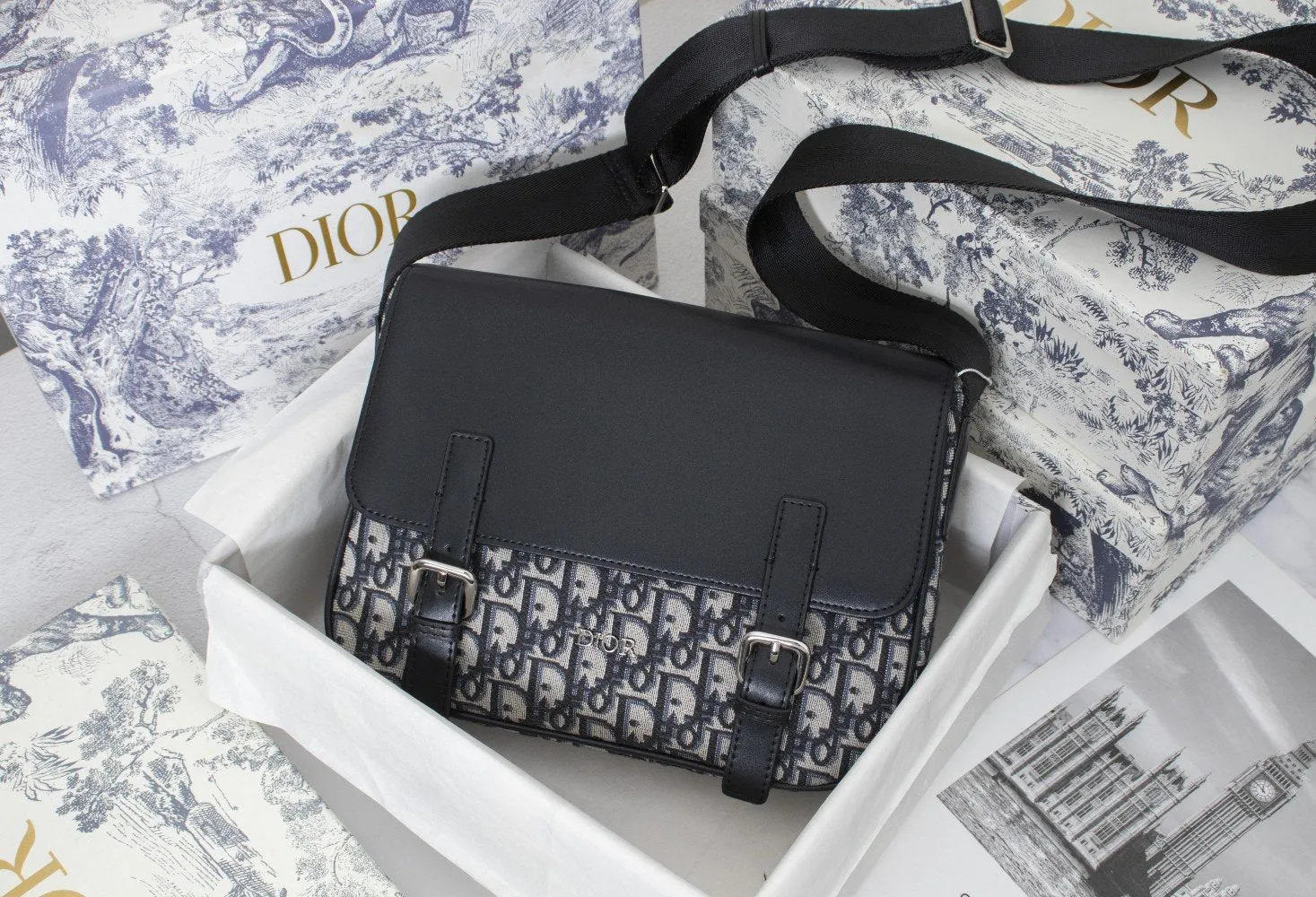 Designer Handbags DR 095