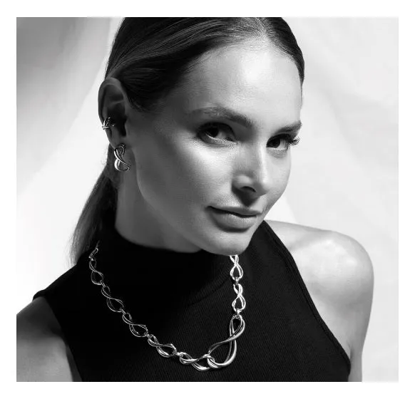 Kit Heath Infinity Grande Link Collar Necklace